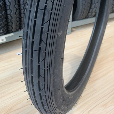 バジャージュ・ボクサー モーターサイクルのタイヤ 2.75-18 20000 KM 寿命 5000 pcs/日 生産能力