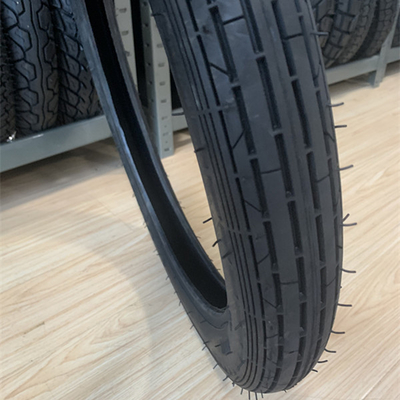 バジャージュ・ボクサー モーターサイクルのタイヤ 2.75-18 20000 KM 寿命 5000 pcs/日 生産能力