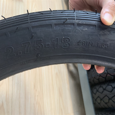 バジャージュ・ボクサー モーターサイクルのタイヤ 2.75-18 20000 KM 寿命 5000 pcs/日 生産能力