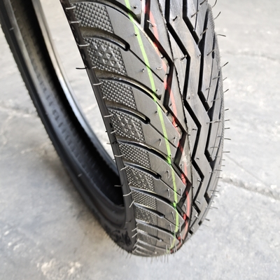 ナチュラルゴムモーターサイクルのタイヤ 2.75-16 2.75-17 2.75-18 2.50-17 9090-18 原材料付き