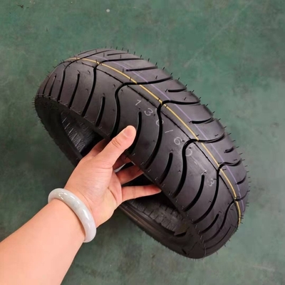 3.50-10 モーターサイクルのタイヤであなたのスクーターをローリングする 生産能力 5000 pcs / 日