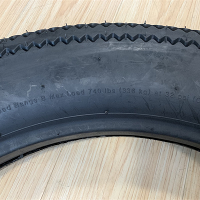 市場をリードする張力強さ 10.5 モーターサイクルのタイヤ 4.00-19 アフリカ市場向け