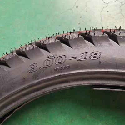 直接モーターサイクルのタイヤ交換機 3.00-18 20000 KM 作業寿命と時間 25 日以内に