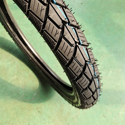 ゴムモーターサイクルのタイヤとチューブ 2.75-17 高張力 35%-55% ゴム含有量