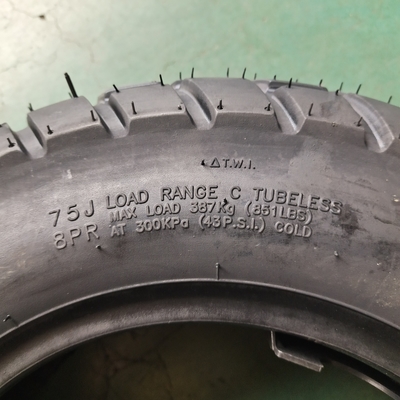 130/90-10 OEM に 受け入れ られ て 優れた 性能 を 備える ナチュラル ゴム の バイク タイヤ