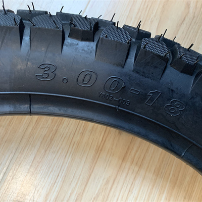 3.00 18 モーターサイクルのタイヤケース 保証された25日以内の配達時間