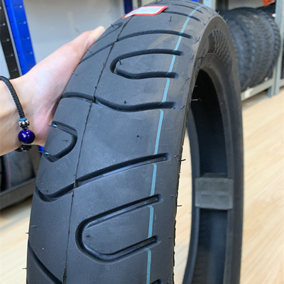 110/80-17 20000 KM の使用寿命と耐久性のある建設のモーターサイクルのタイヤを禁止