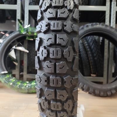 生産容量1日5000pcs 18インチオートバイタイヤ 90/90-18 909018