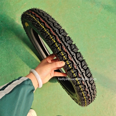 300/18 メキシコ市場用 固体モーターサイクルタイヤカバー 3.2/3.4KG