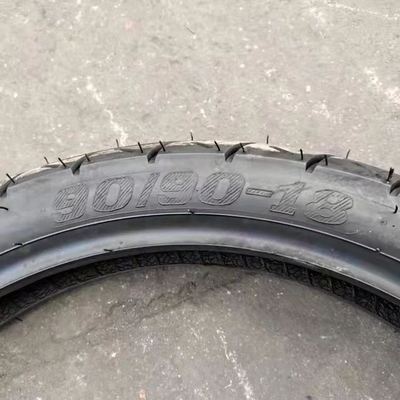 チンダオ港 貨物港 バイクタイヤ 90/90-18 110/90-16 9090.18 タイヤ
