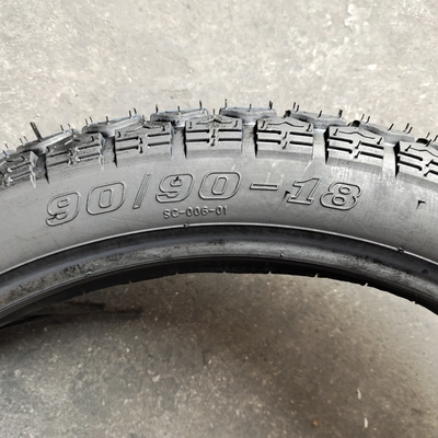 生産能力 日 5000pcs バイクタイヤ タイヤ 90/90-18 チューブレスタイヤケース