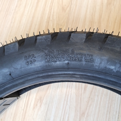 110/90-16 モーターサイクルのタイヤ 6PR OEM対応のチューブレスモータータイヤ