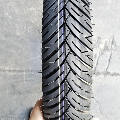 13000PCS 負荷QTY/40'HQ 6PR/8PR モーターサイクルのタイヤ 道路タイヤ 120/80-17 100/90-17 110/80-17 120/70-17 90/90-17