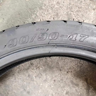 90/90-17 青ダオ港から深層設計のロードを施したオートバイオフロードタイヤ