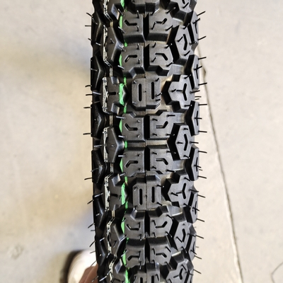 150/70/17 の モーターサイクルのタイヤと耐久性のあるタイヤカッシングで 最高の性能を得る