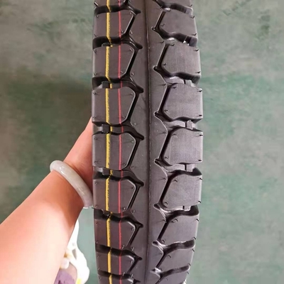 チンダオ港の荷乗バイクタイヤ450 12 35%~55%ゴム含有量