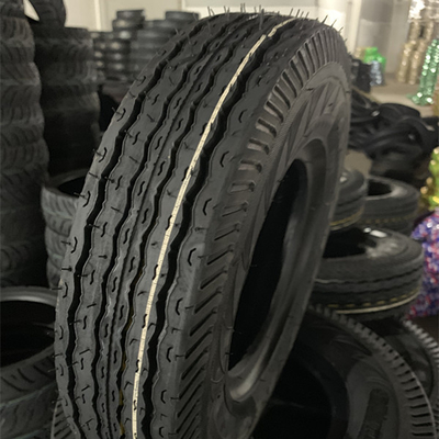 OEM 許容 4.00-8 モーターサイクルのチューブタイヤ 2ホイラーのMRF 格安で