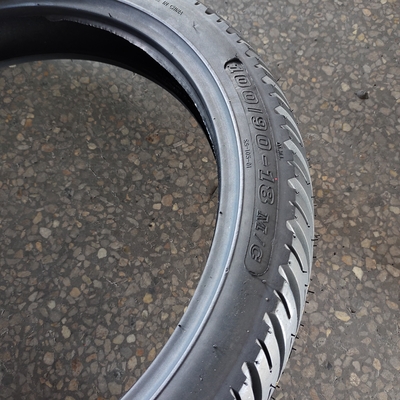 4.2kg 重量 柔らかいゴム モーターサイクルのタイヤ 100/90/18 120/80/17 100/90-17 120/70/17 909017