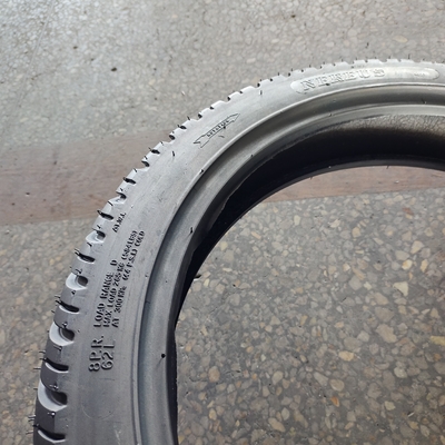 4.2kg 重量 柔らかいゴム モーターサイクルのタイヤ 100/90/18 120/80/17 100/90-17 120/70/17 909017