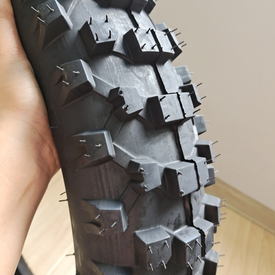 モーターサイクルのタイヤ 4.60-17 チューブレスとチューブ 生産容量1日5000pcs