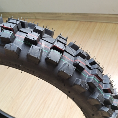 35%~55%ゴム含有量 バイクタイヤ 4.10-18 青島港の自社DOT ISO CCC SONCAP