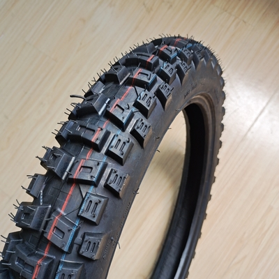 パンサー モーターサイクルのタイヤ3.00-17 青島港の積載と20000 KMの使用寿命