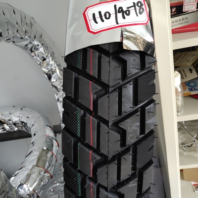 スーパー 110/90-18 ゴムモーターサイクルのタイヤ OEMの受付 3.5 kg 重量