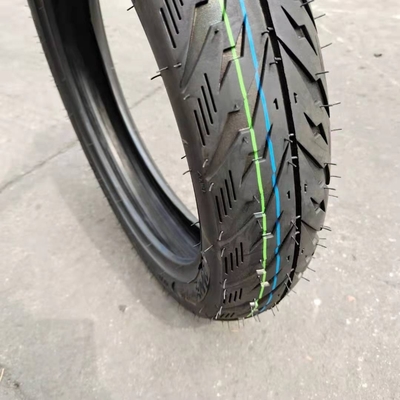35%~55%ゴム含有量 長寿命のモーターサイクルのチューブレスタイヤ 100/80-14 90/80-14