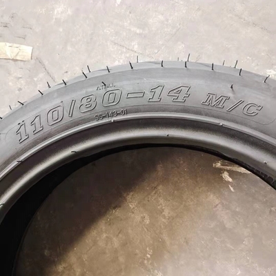 モーターサイクルのタイヤ 110/80-14 ディープデザイン 生産は1日5000個