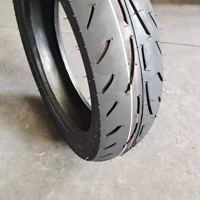 モーターサイクルのタイヤ 110/80-14 ディープデザイン 生産は1日5000個