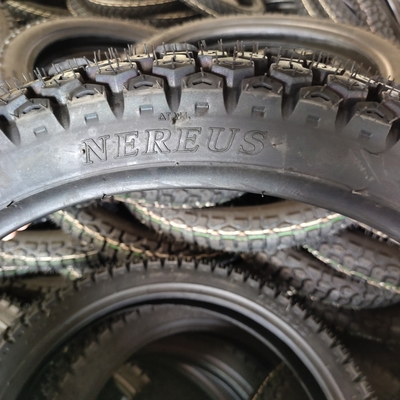 LLantas Kenda Para Moto 275x18 荷乗港 青島港 タイヤ バイク 275x18 2.9KG