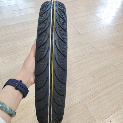 2.8kg 80/90-17 モーターサイクルのタイヤ トューブレス 809017 カンボジア マレーシア フィリピン市場