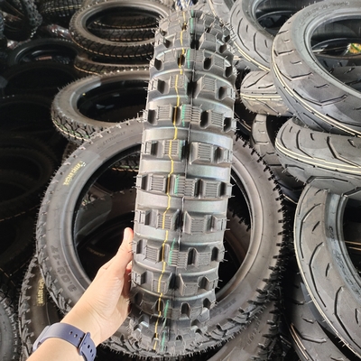 110/90-16 モーターサイクルのタイヤ mrf 110 90 16 中東の買い手向け 35%-45% ゴム含有量