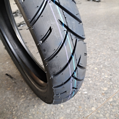 110/80-17 8PR ベネズエラ市場向け 高張力摩托車タイヤ 長持ち