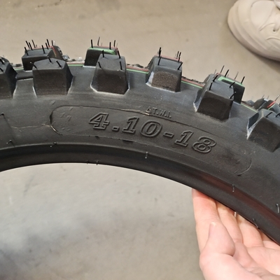 410-18 オフロードモーターサイクルのタイヤは 積載港 青島港から 4.8kg