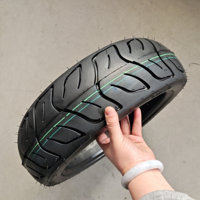 生産容量1日5000個 13インチチューブレス 130/70-13 モーターサイクルのタイヤ
