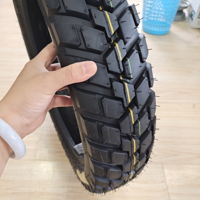 モーターサイクルのタイヤ3.00-18 35%-55% ゴム含有量 25日以内の配達時間
