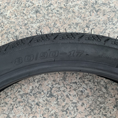 アフリカ市場向けモーターサイクルのタイヤのゴム含有量35~55%