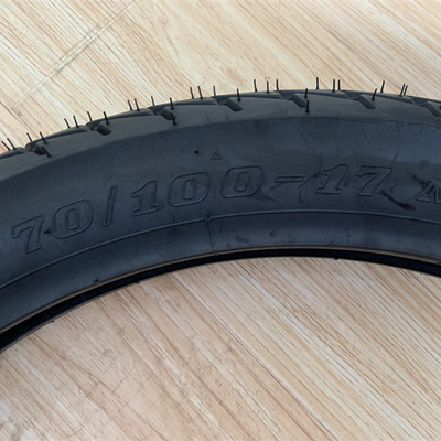 生産能力 日当たり10000個 レーザーモーターサイクルのタイヤ70/100-17
