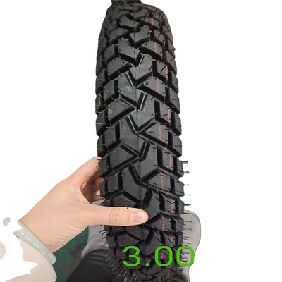 3.00-17 スーパーラン モーターサイクルのタイヤ 深層パターン設計と耐久性タイヤケース