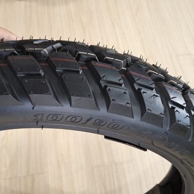 ディープデザイン モーターサイクルのタイヤ/タイヤ OEM 100/90-17 110/90-17 TT/TL 35%-55%ゴム含有量