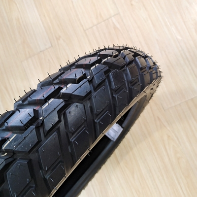 ディープデザイン モーターサイクルのタイヤ/タイヤ OEM 100/90-17 110/90-17 TT/TL 35%-55%ゴム含有量