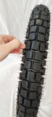 タイヤカッシング モーターサイクルのタイヤと内管 225-18 250-18 275-18 300-18 性能