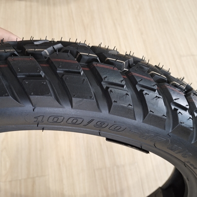 モーターサイクルのタイヤ 100/90-17 日あたり5000個生産能力と20000km 寿命
