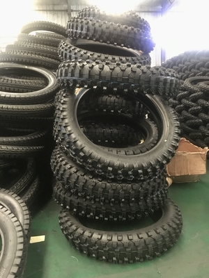 350kg 負荷容量 110/90-16 110/90/16 オフロード用モーターサイクルのチューブレスタイヤ