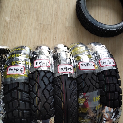 16インチ 110/90-16 チンダオ港のチューブレスバイクタイヤ