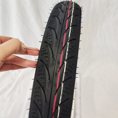 35%~45%のゴム含有度のある滑らかな運転 バイクタイヤ 70/90-17 80/90-17 90/90-17