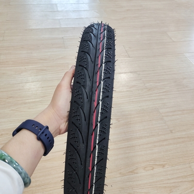 35%~45%のゴム含有度のある滑らかな運転 バイクタイヤ 70/90-17 80/90-17 90/90-17