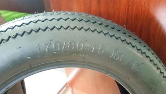 4.50-18 4.00-19 170/80-15 ハーレー用のオートバイタイヤ 6.7-9kg以内のタイヤケース