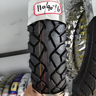 青島港 荷乗 110/90-16 摩托車用タイヤ 張力強さ 10.5 性能